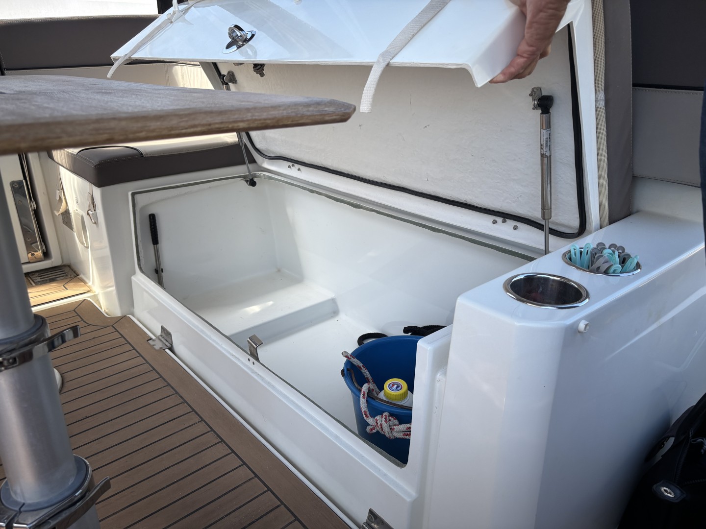 JEANNEAU Cap camarat 10.5 wa
